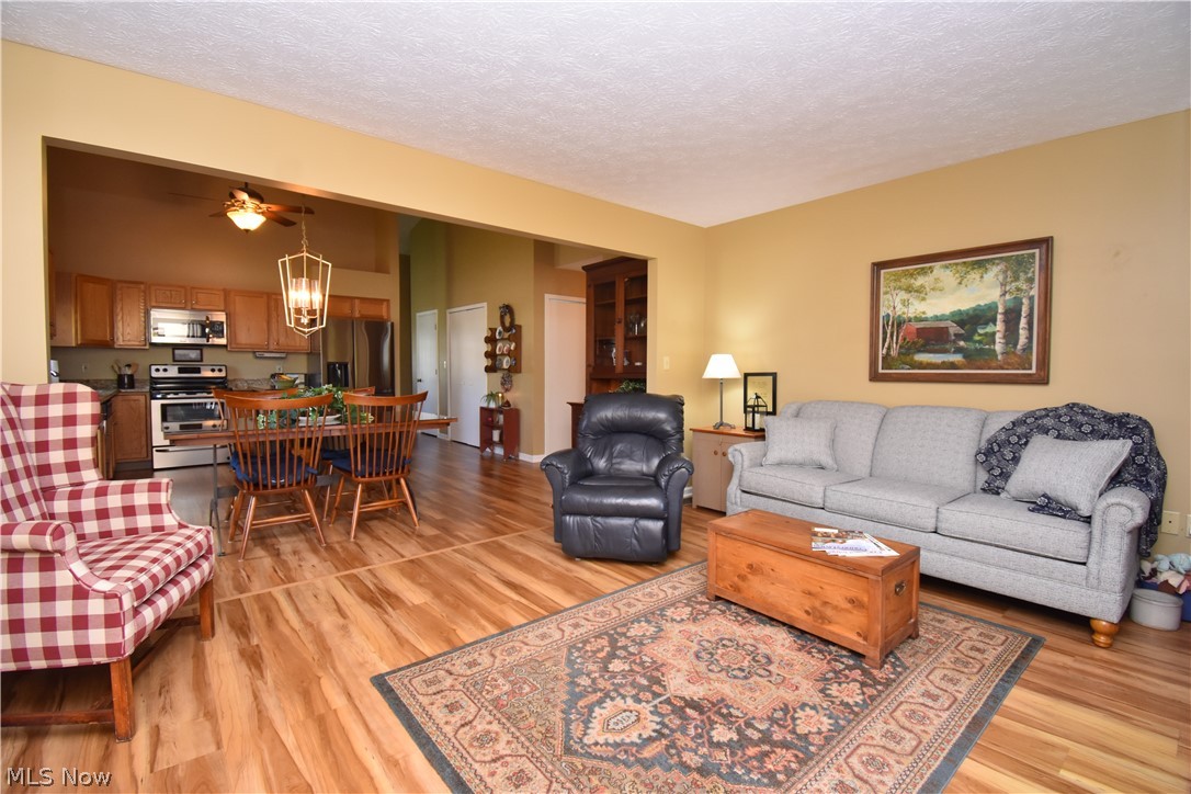 200 Potters Circle Girard OH 44420