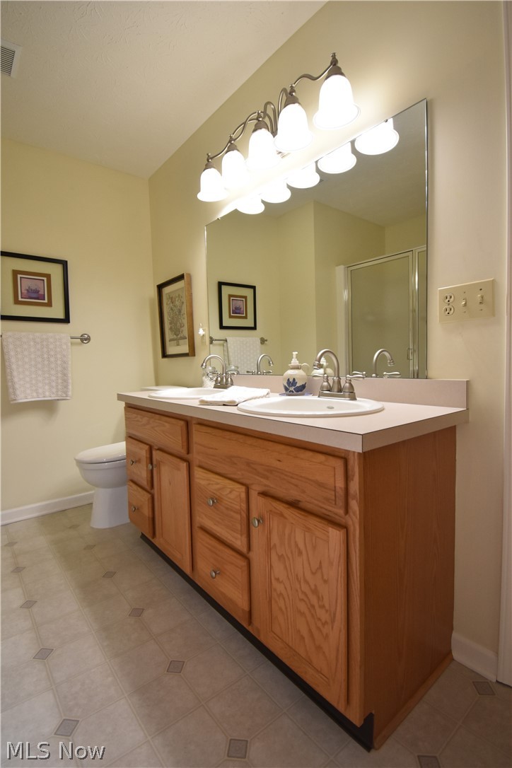 200 Potters Circle Girard OH 44420