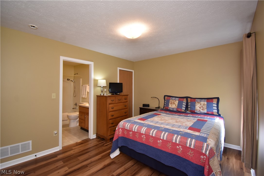 200 Potters Circle Girard OH 44420