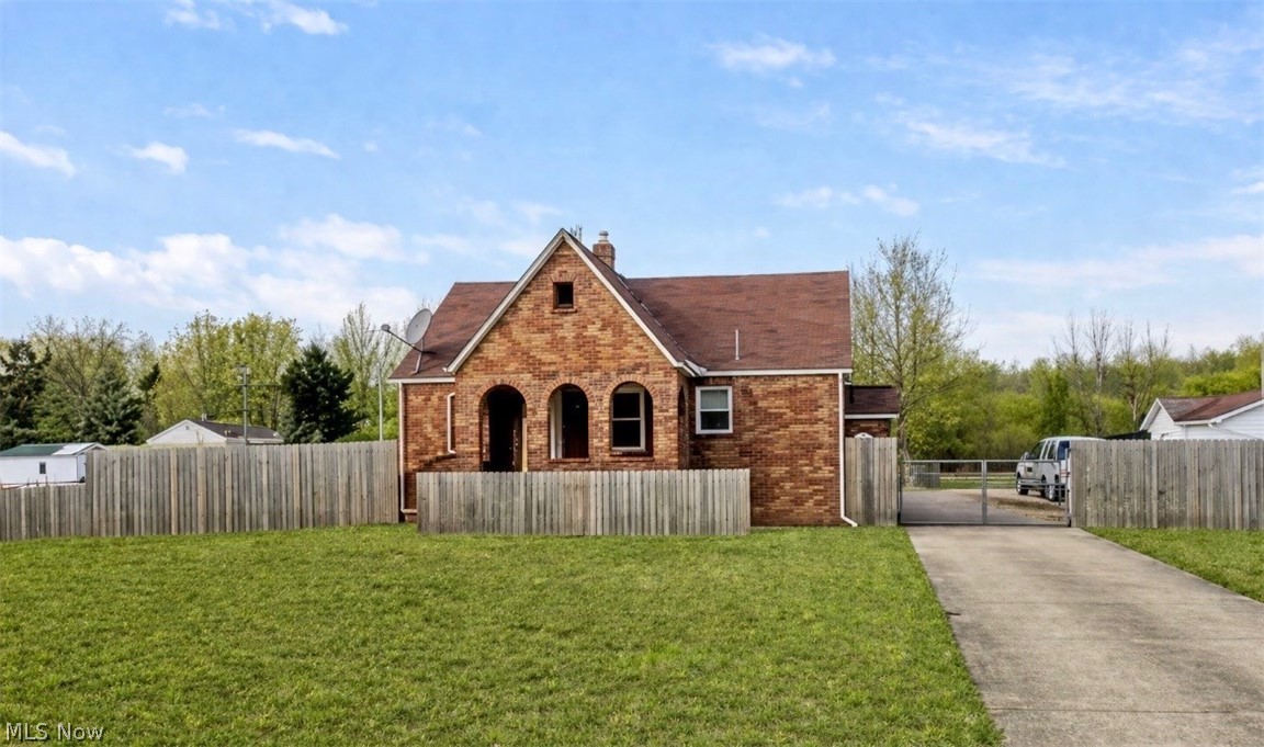 4242 Mccartney Road Lowellville OH 44436