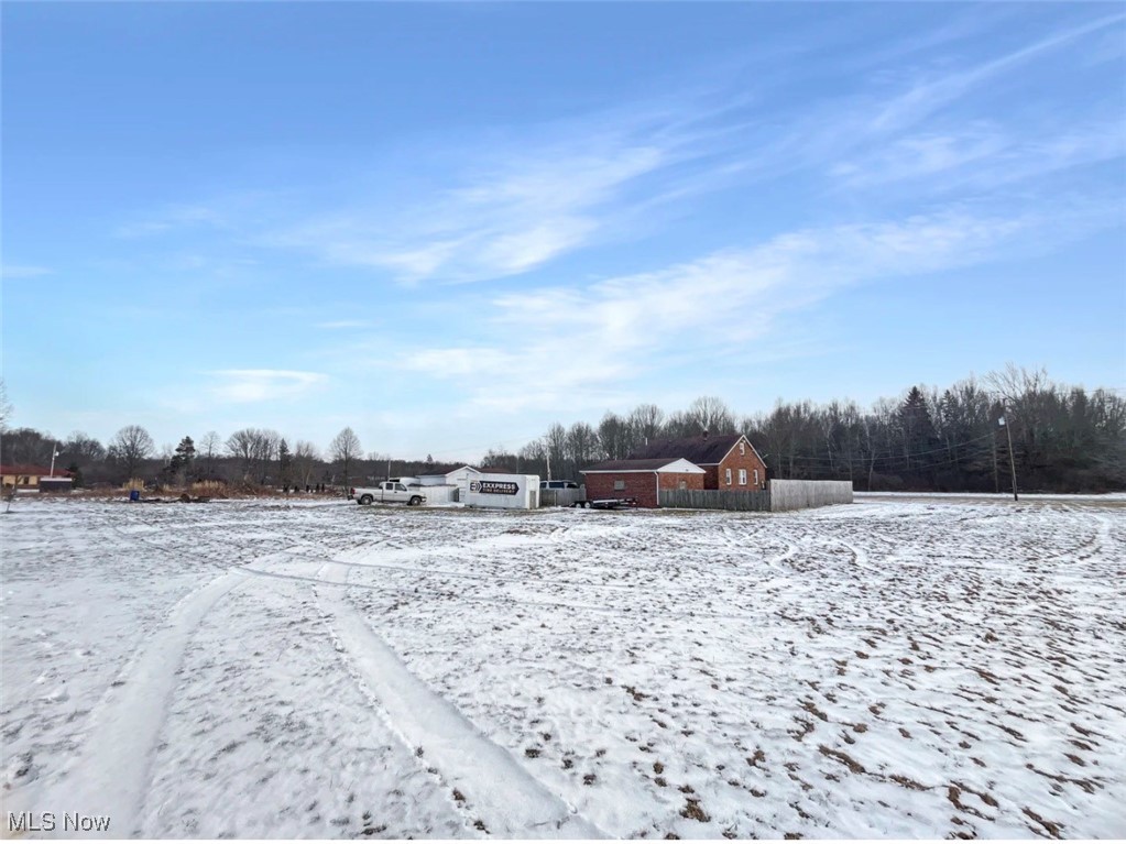 4242 Mccartney Road Lowellville OH 44436