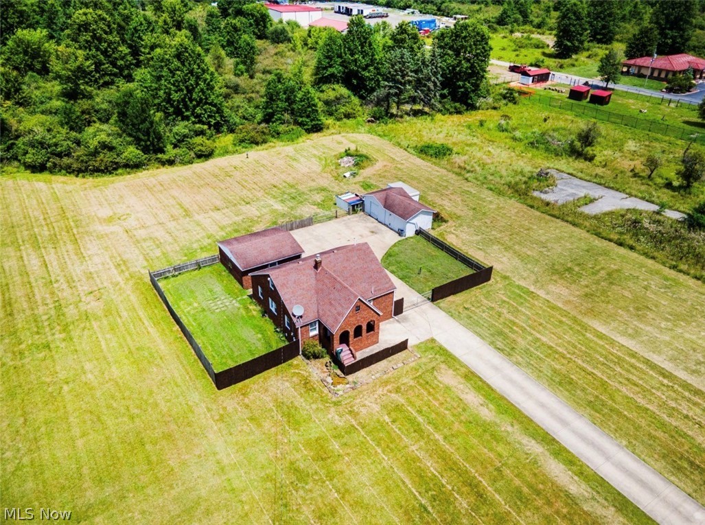 4242 Mccartney Road Lowellville OH 44436