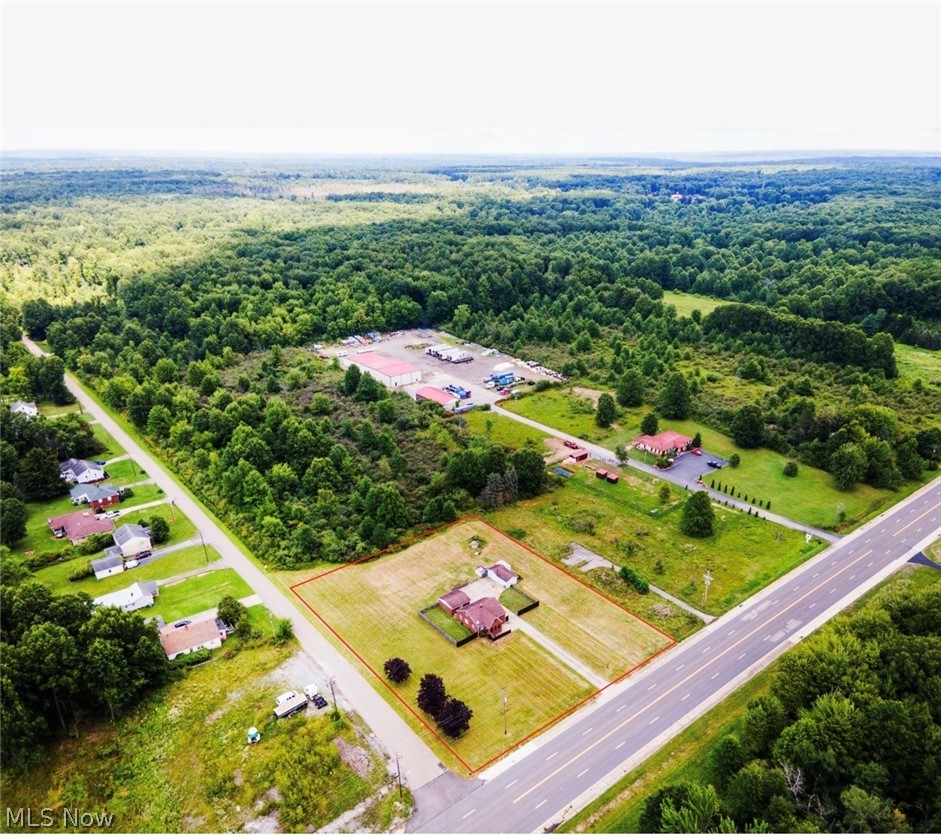 4242 Mccartney Road Lowellville OH 44436
