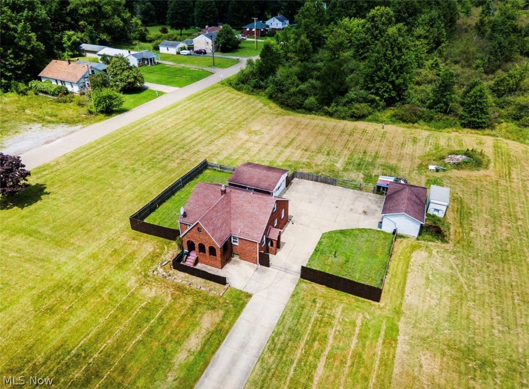 4242 Mccartney Road Lowellville OH 44436