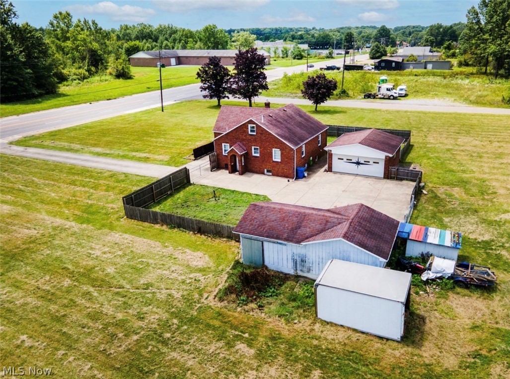 4242 Mccartney Road Lowellville OH 44436