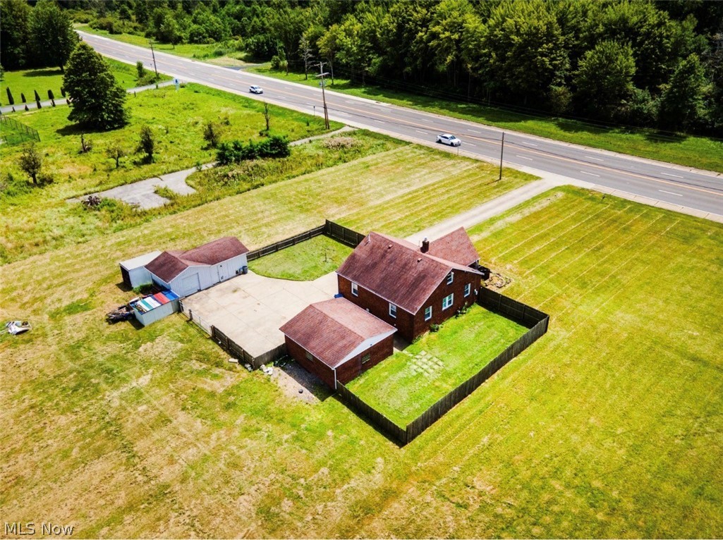 4242 Mccartney Road Lowellville OH 44436