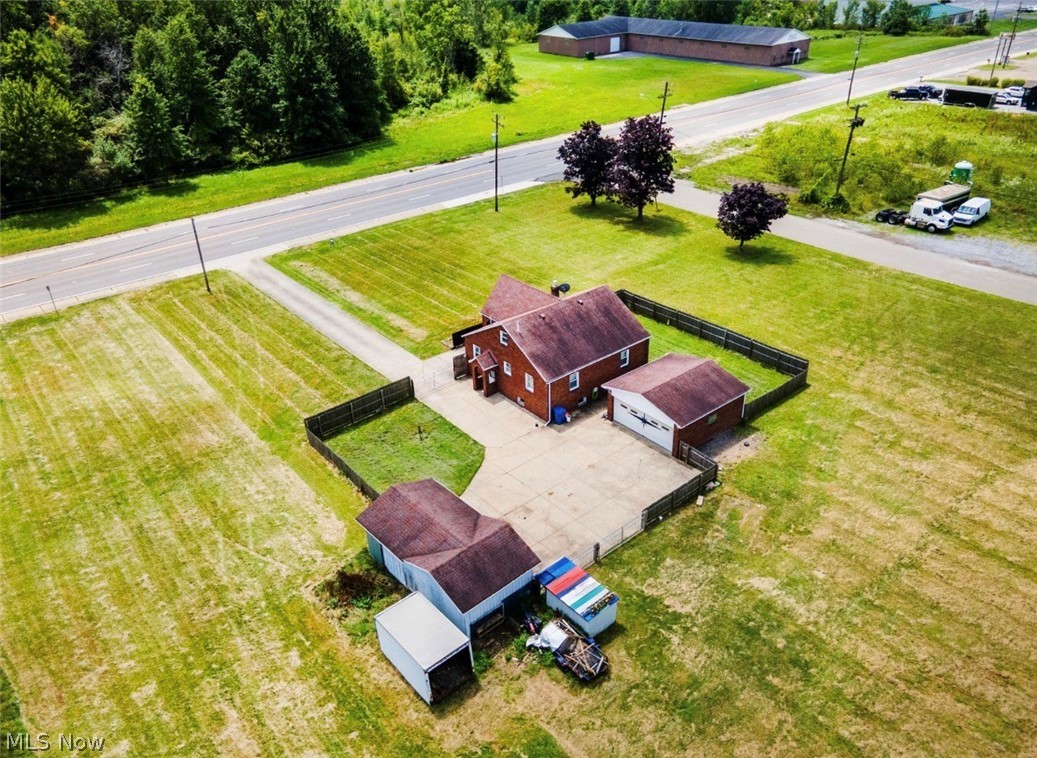 4242 Mccartney Road Lowellville OH 44436