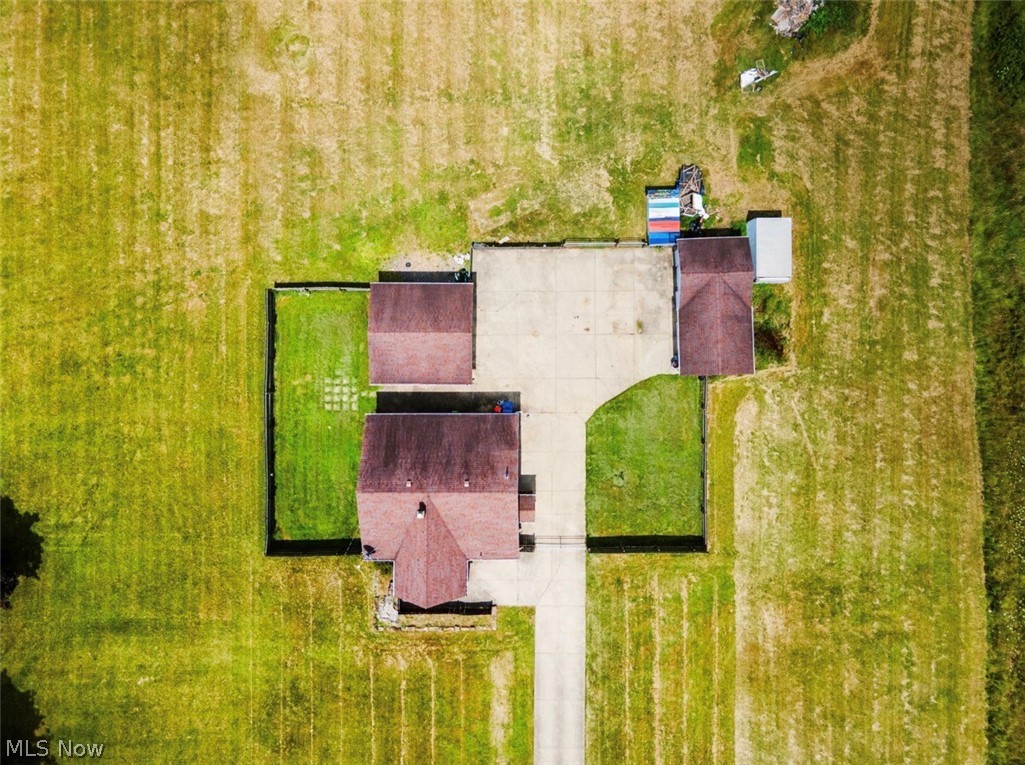 4242 Mccartney Road Lowellville OH 44436