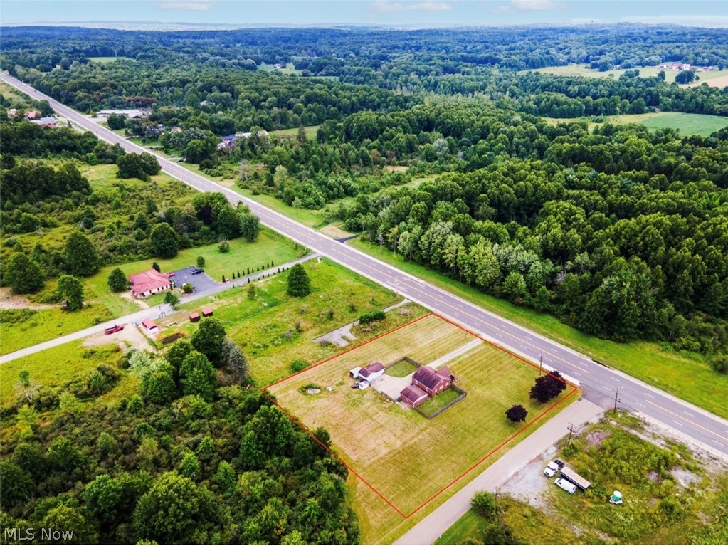 4242 Mccartney Road Lowellville OH 44436