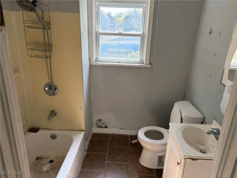 7808 Force Avenue Cleveland OH 44105
