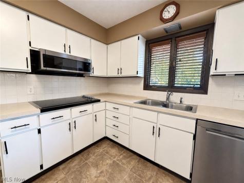 310 Fawnwood Drive Tallmadge OH 44278