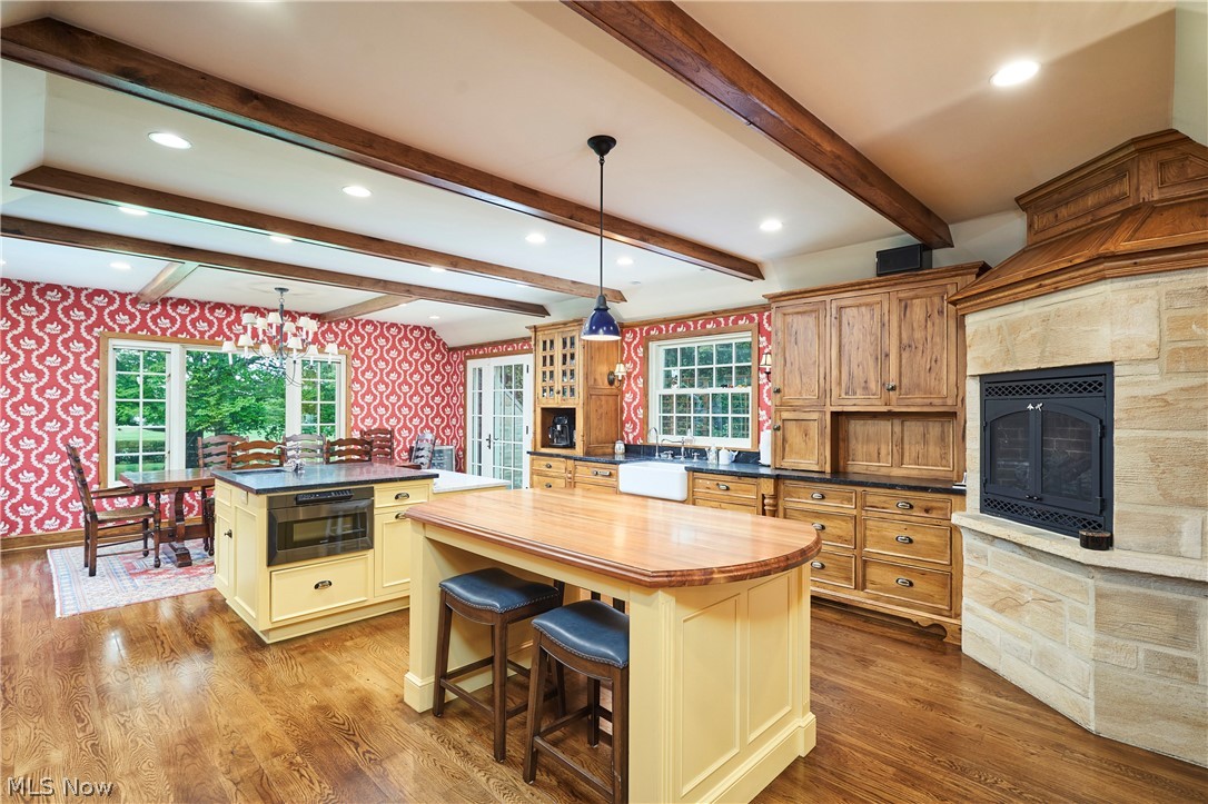 388 N Portage Path Akron OH 44303