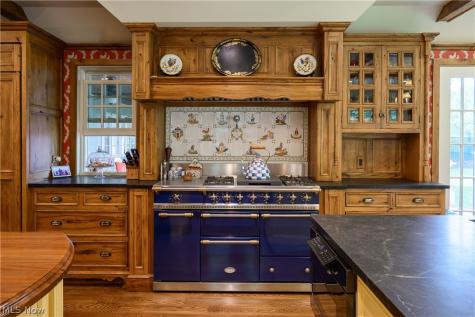 388 N Portage Path Akron OH 44303
