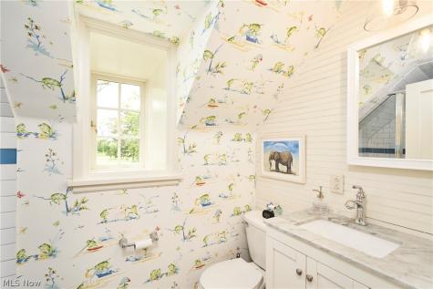 388 N Portage Path Akron OH 44303