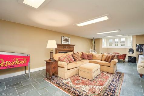 388 N Portage Path Akron OH 44303