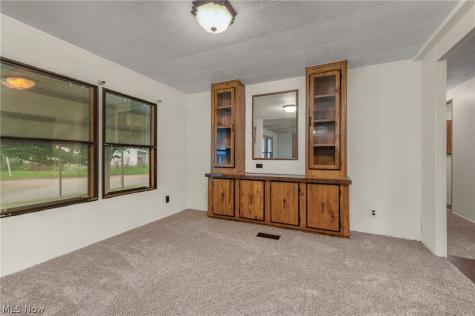 12 Overland Drive Olmsted Twp OH 44138