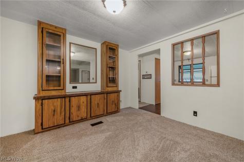 12 Overland Drive Olmsted Twp OH 44138