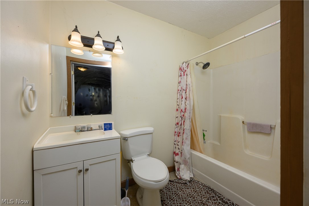 8200 Cutler Road SW Sherrodsville OH 44675