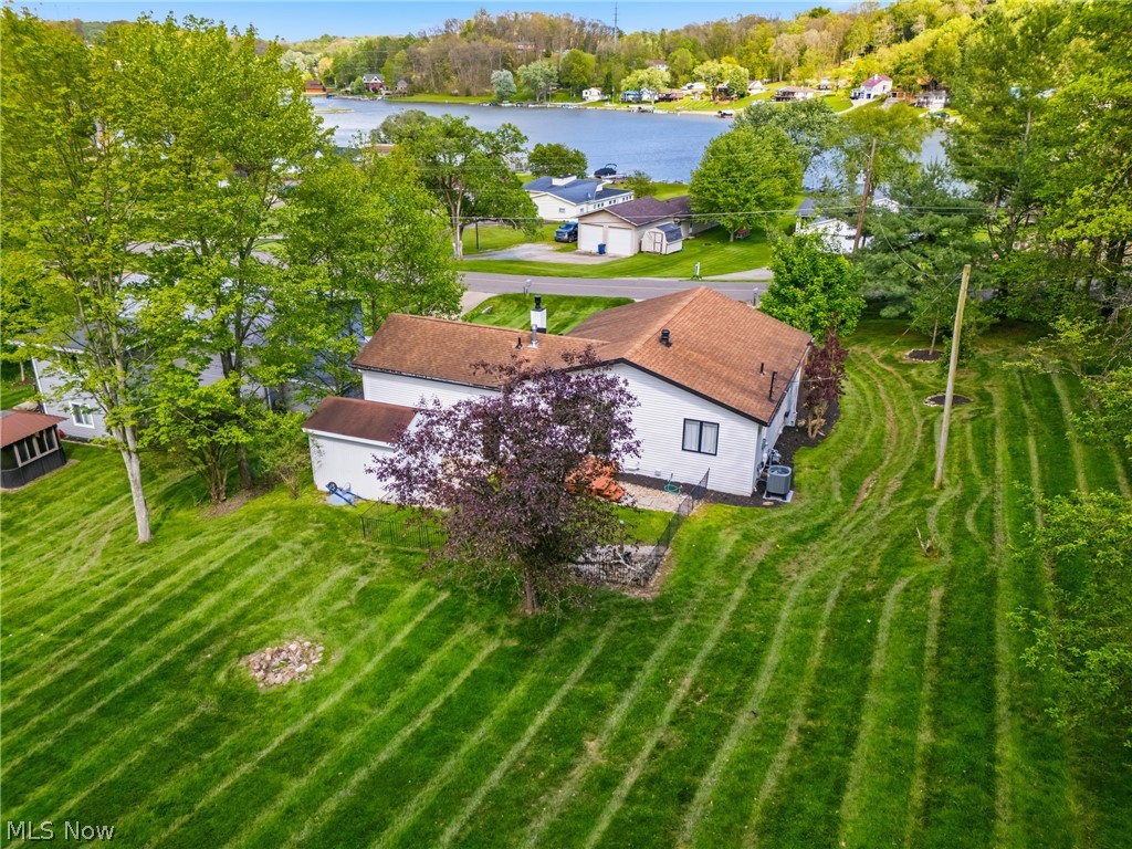573 W Mohawk Drive Malvern OH 44644