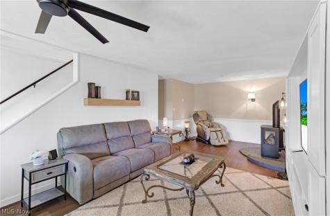 573 W Mohawk Drive Malvern OH 44644