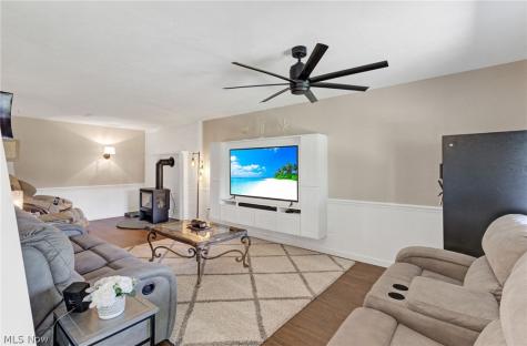 573 W Mohawk Drive Malvern OH 44644