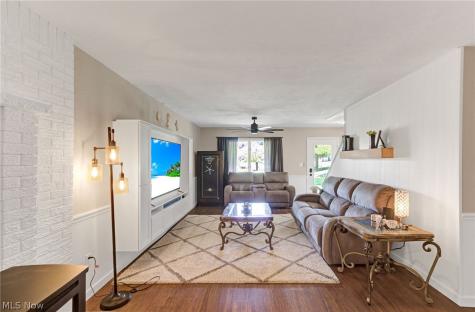 573 W Mohawk Drive Malvern OH 44644