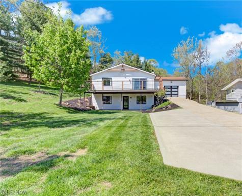 573 W Mohawk Drive Malvern OH 44644