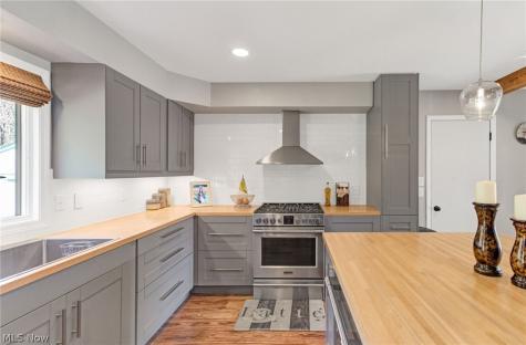 573 W Mohawk Drive Malvern OH 44644