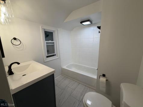 3957 Strandhill Road Cleveland OH 44128