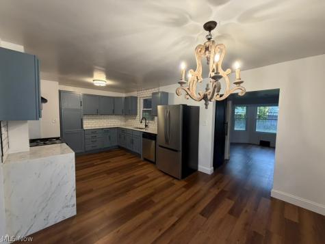 3957 Strandhill Road Cleveland OH 44128