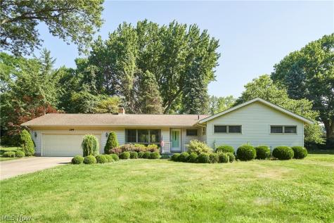 299 W Caston Road New Franklin OH 44319