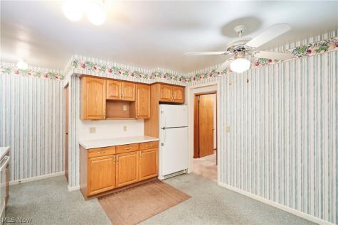 299 W Caston Road New Franklin OH 44319