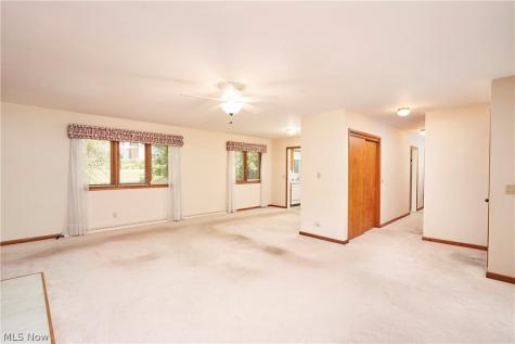 299 W Caston Road New Franklin OH 44319