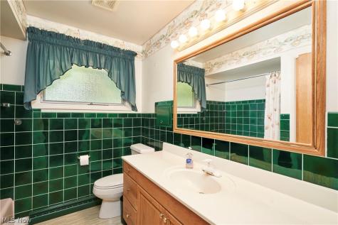 299 W Caston Road New Franklin OH 44319