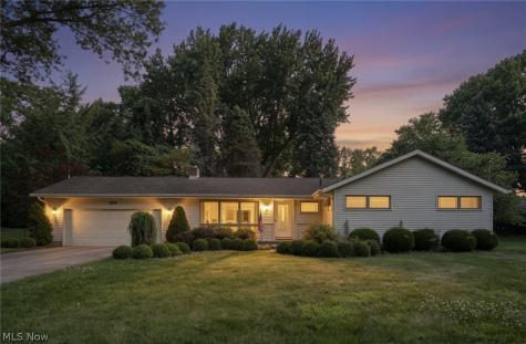 299 W Caston Road New Franklin OH 44319