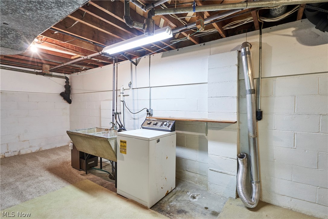 299 W Caston Road New Franklin OH 44319