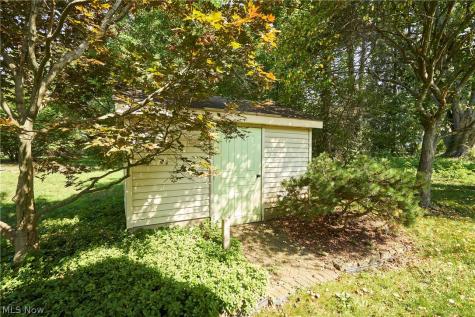 299 W Caston Road New Franklin OH 44319