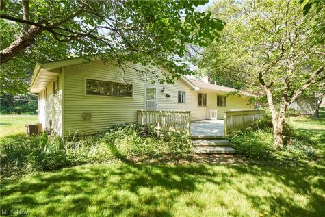 299 W Caston Road New Franklin OH 44319