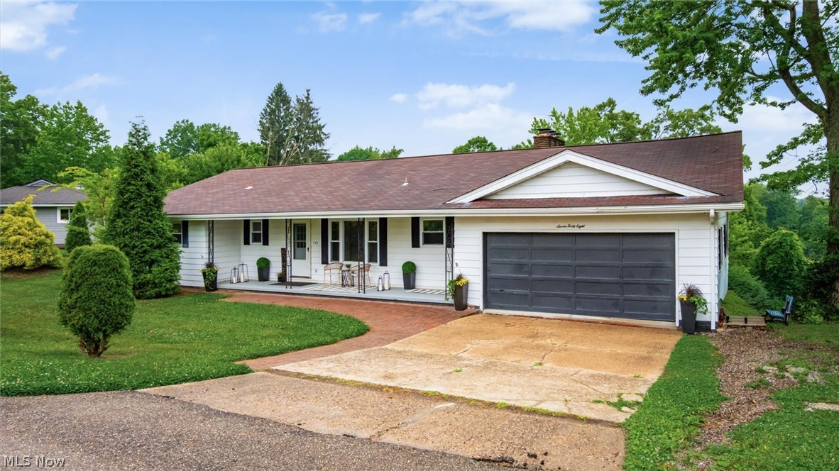 748 Ridgewood Drive Coshocton OH 43812