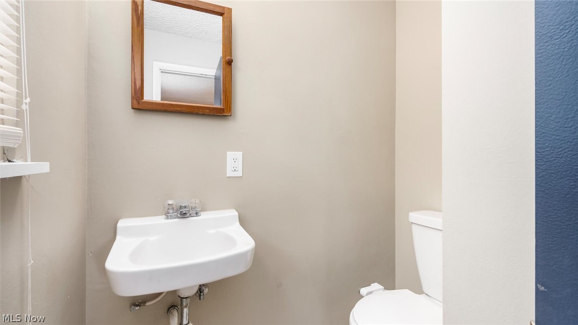748 Ridgewood Drive Coshocton OH 43812