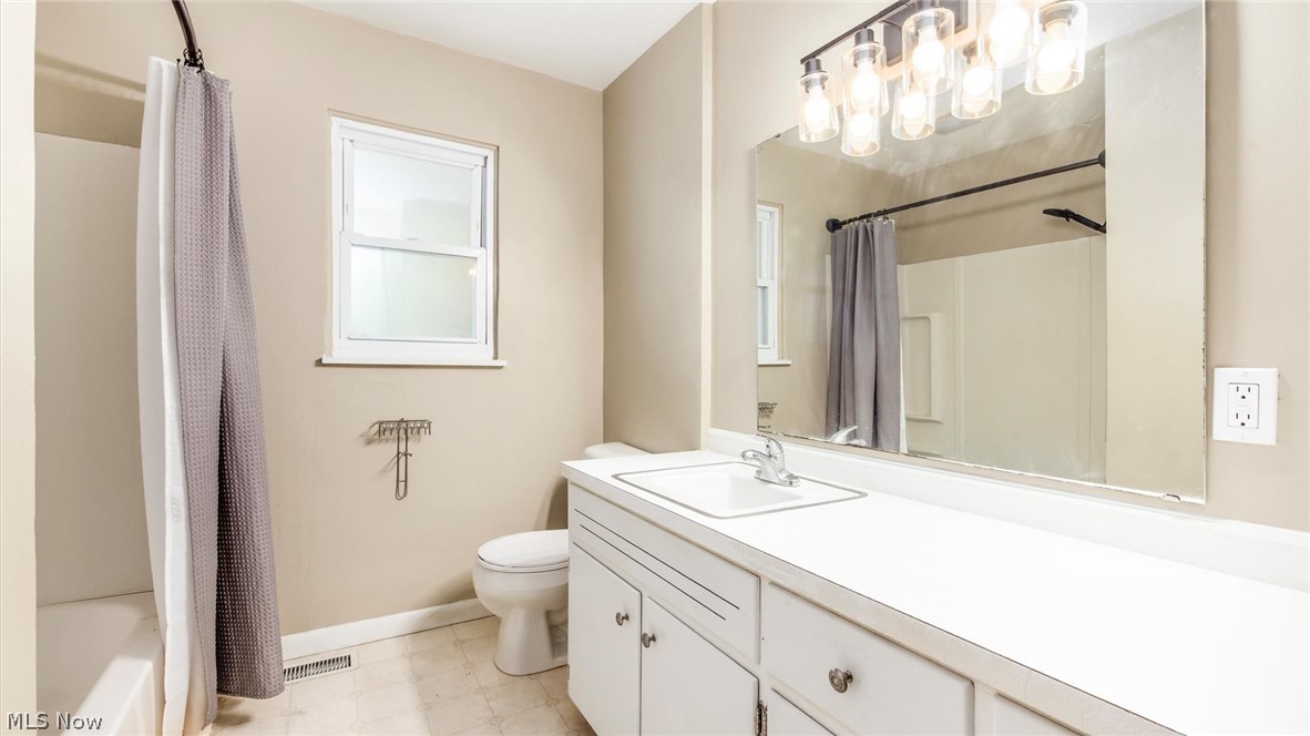748 Ridgewood Drive Coshocton OH 43812