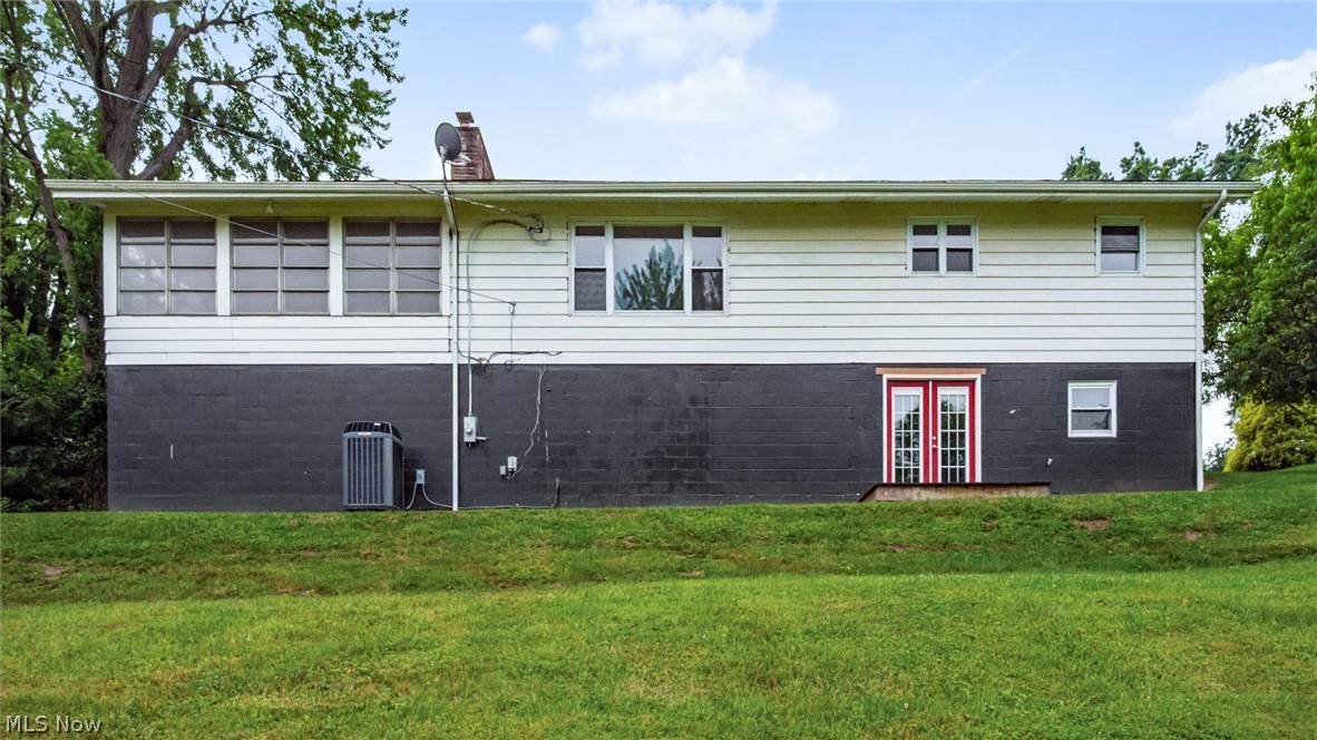 748 Ridgewood Drive Coshocton OH 43812