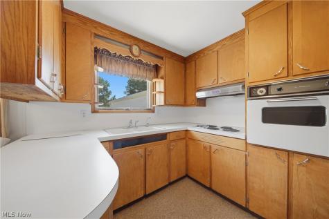 3304 Beverly Avenue NE Canton OH 44714