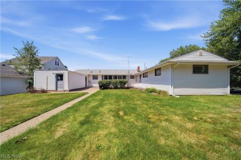 3304 Beverly Avenue NE Canton OH 44714