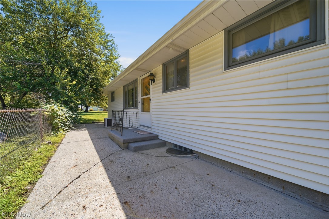 3304 Beverly Avenue NE Canton OH 44714