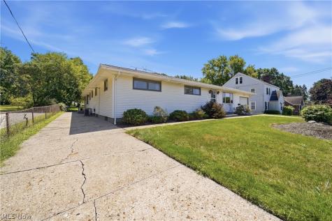 3304 Beverly Avenue NE Canton OH 44714