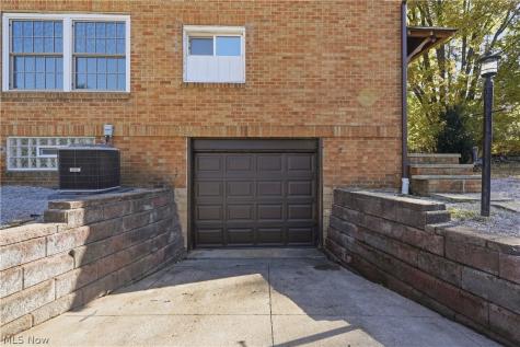930 W Comet Road Clinton OH 44216