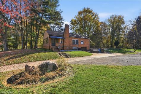 930 W Comet Road Clinton OH 44216