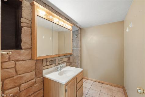 930 W Comet Road Clinton OH 44216