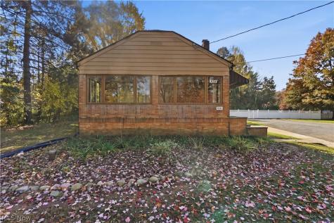 930 W Comet Road Clinton OH 44216